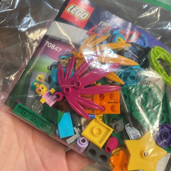 LEGO The Lego Movie 2 Good Morning Sparkle Babies! Retired Set - Picture 2 of 3